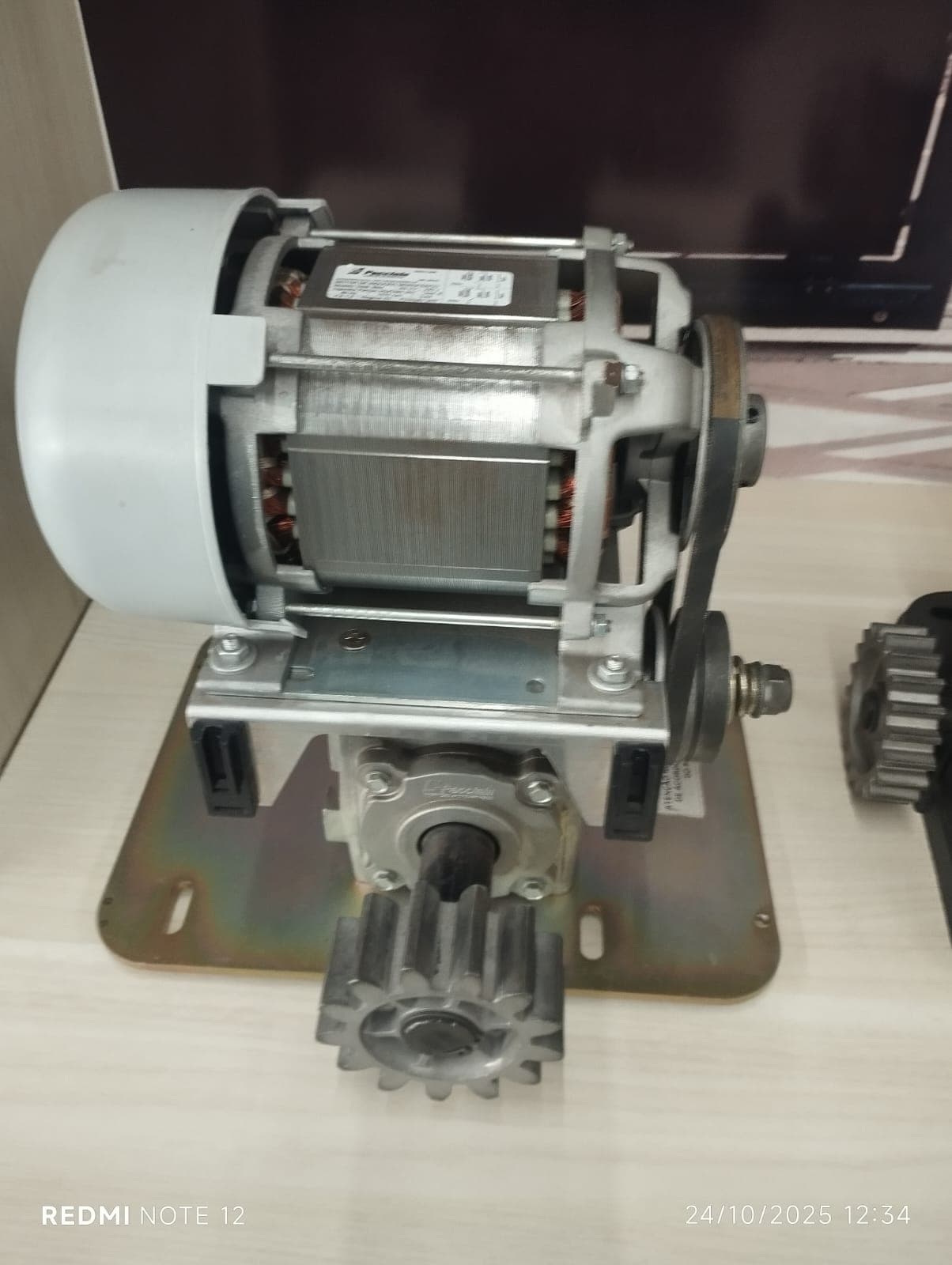 Motor deslizante em detalhe tecnico